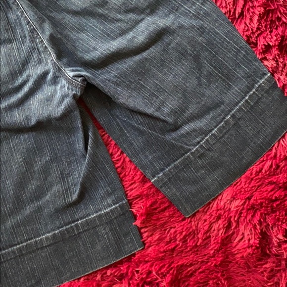 Tommy Hilfiger denim shorts - Picture 13 of 16